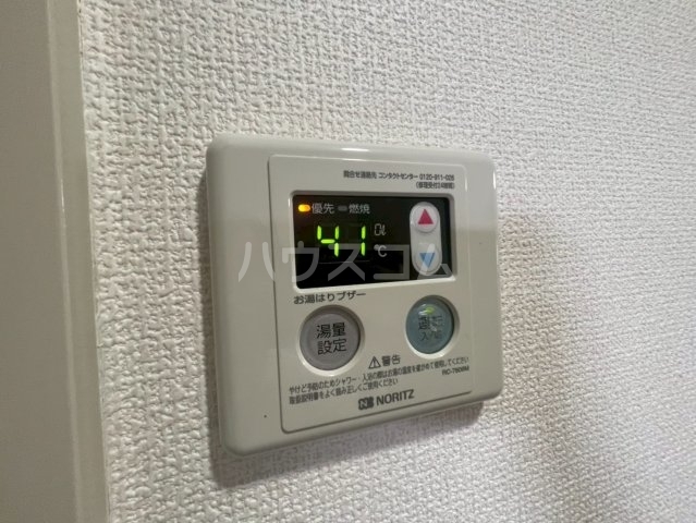 ����18