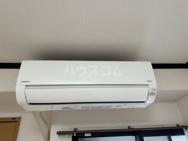 ����12