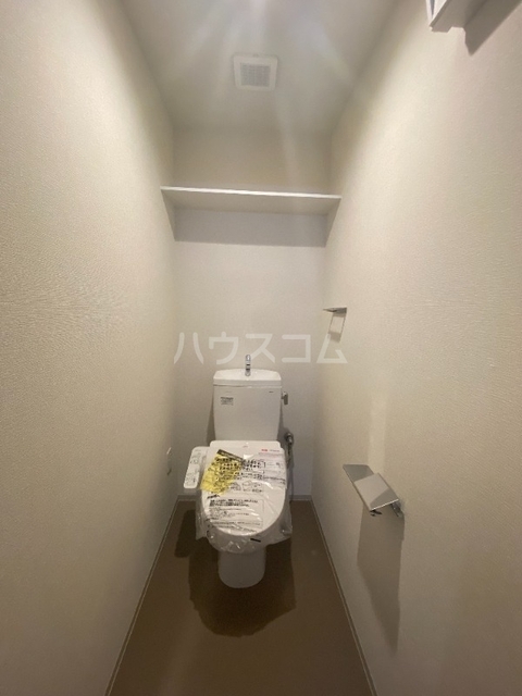 ����4