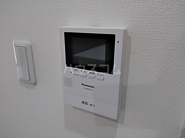 ����10