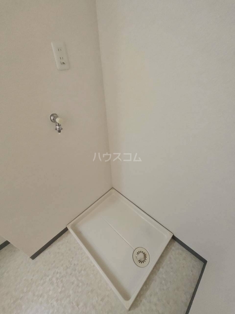 ����23