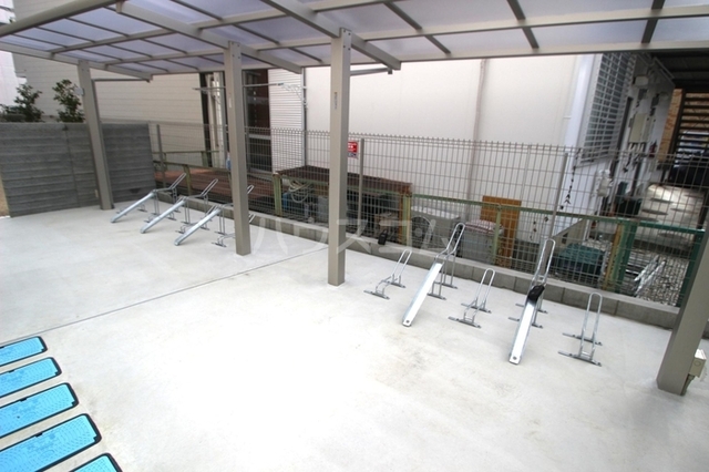 ����11