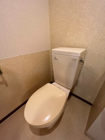 ����4