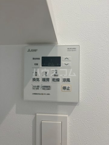 ����20