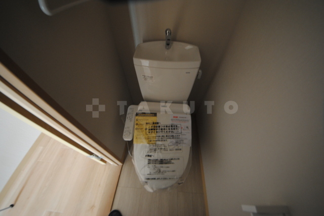 ����17