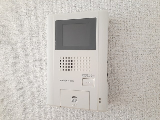 ����8