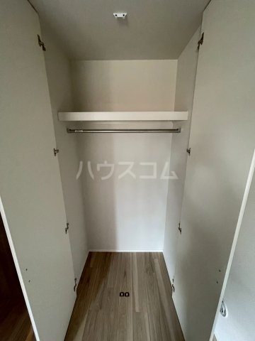 ����16