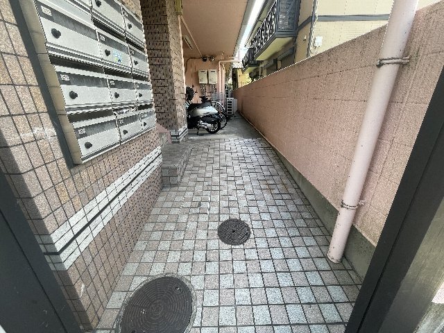 ����23
