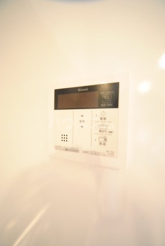 ����10