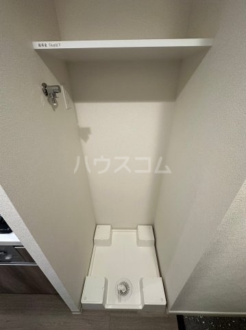 ����16