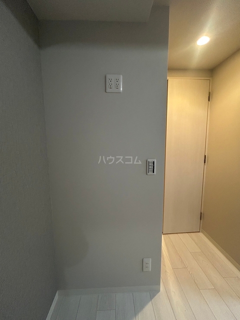����20