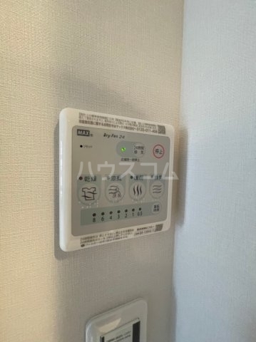 ����20