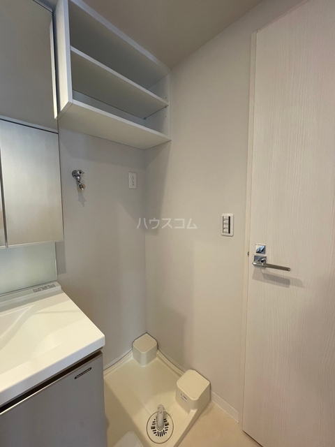 ����23