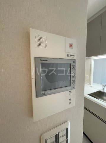 ����12