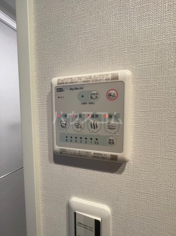 ����16
