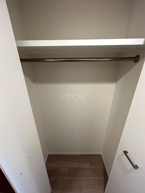 ����20