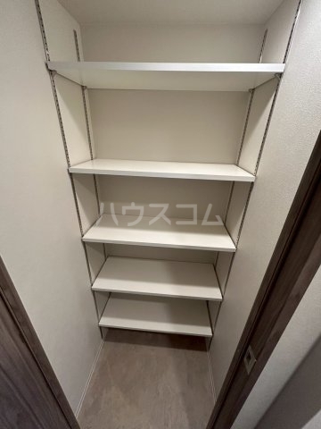 ����21