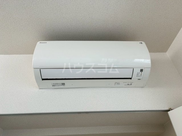 ����12