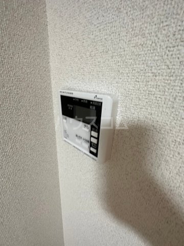 ����13