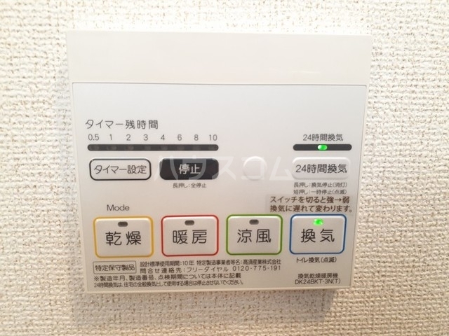 ����4
