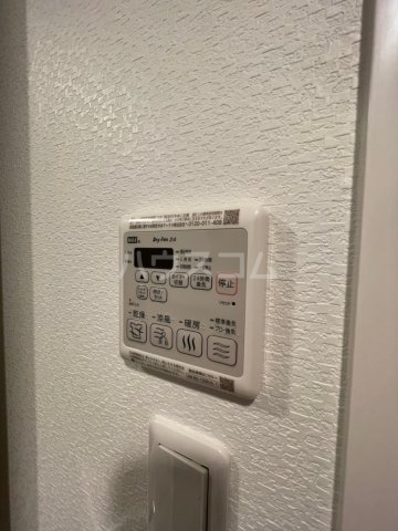 ����16
