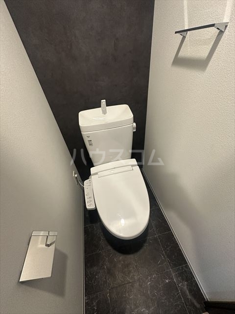 ����16