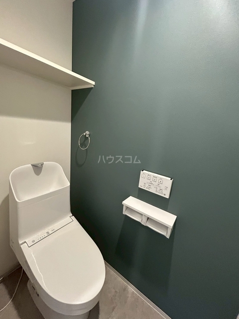 ����17