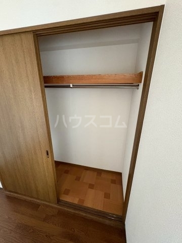 ����21
