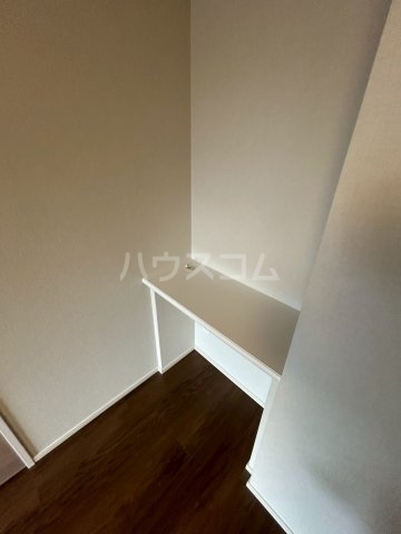 ����20