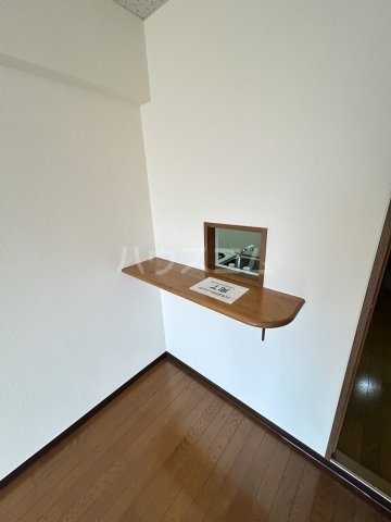 ����11