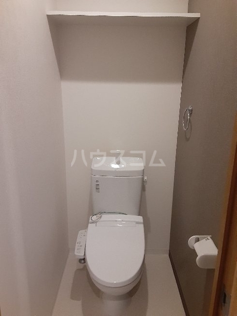 ����4