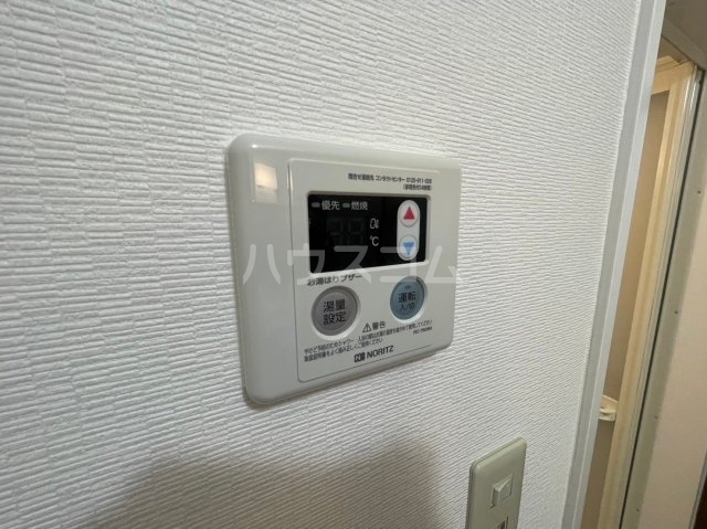 ����26
