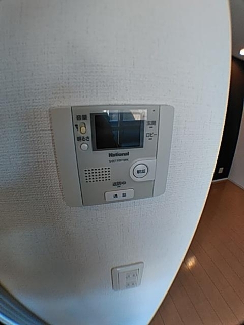 ����10