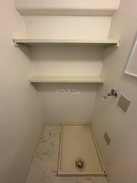 ����20