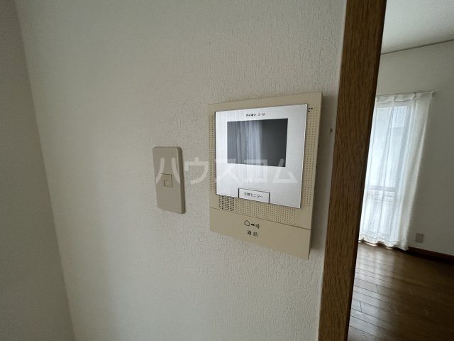 ����11