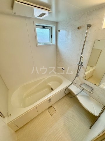 ����3