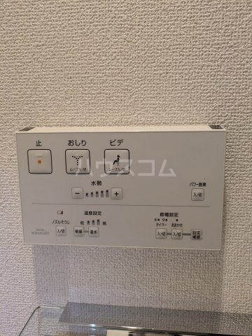 ����18