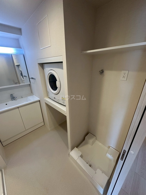 ����23