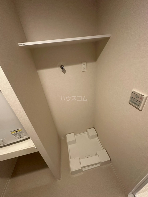 ����23