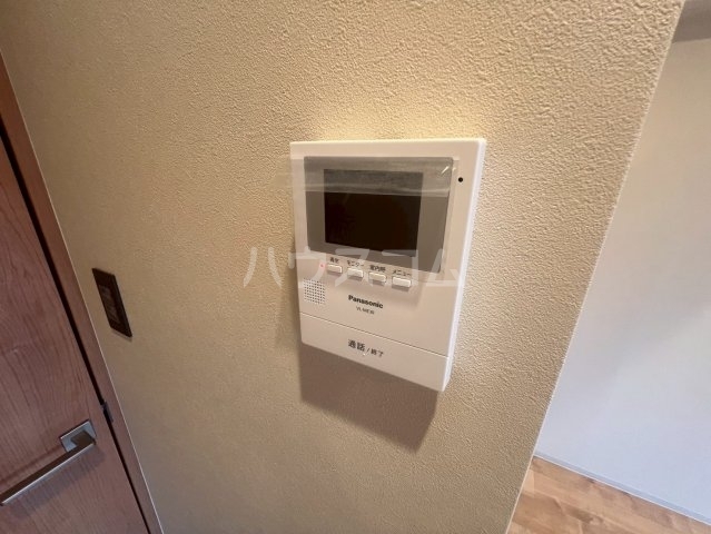 ����10