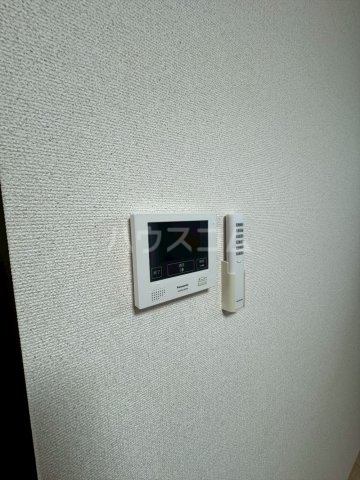 ����21