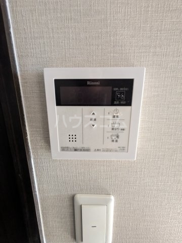 ����20