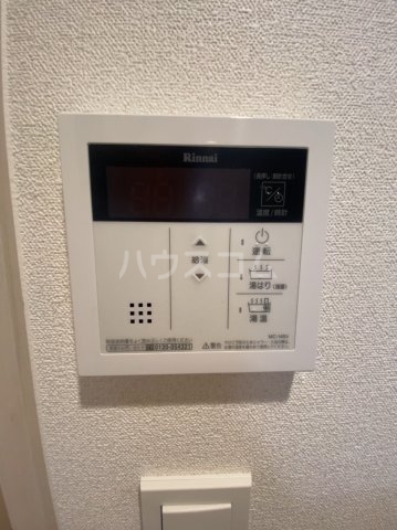 ����12