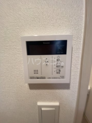 ����16