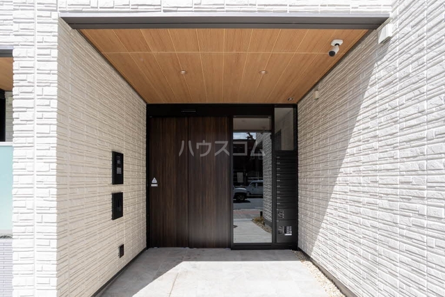 ����9
