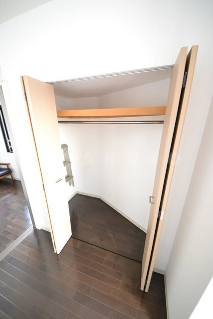 ����8