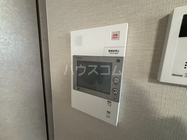 ����13