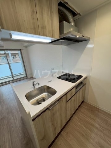����20