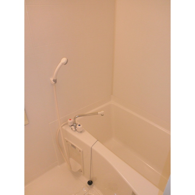 ����4