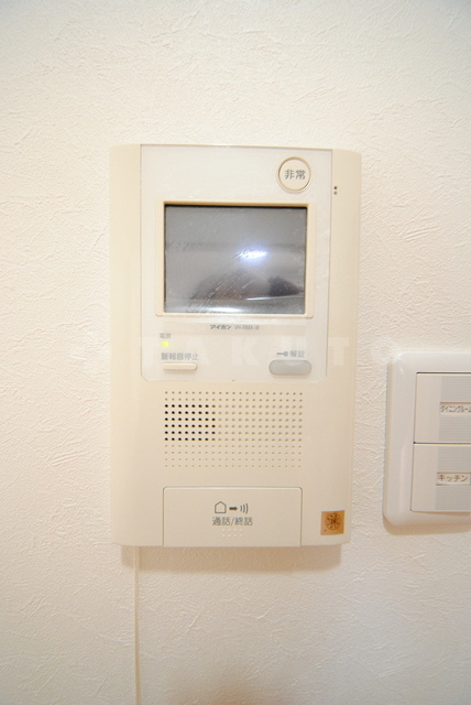 ����9